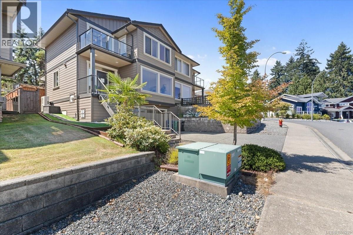 Property at 5647 Oceanview Terr image 3