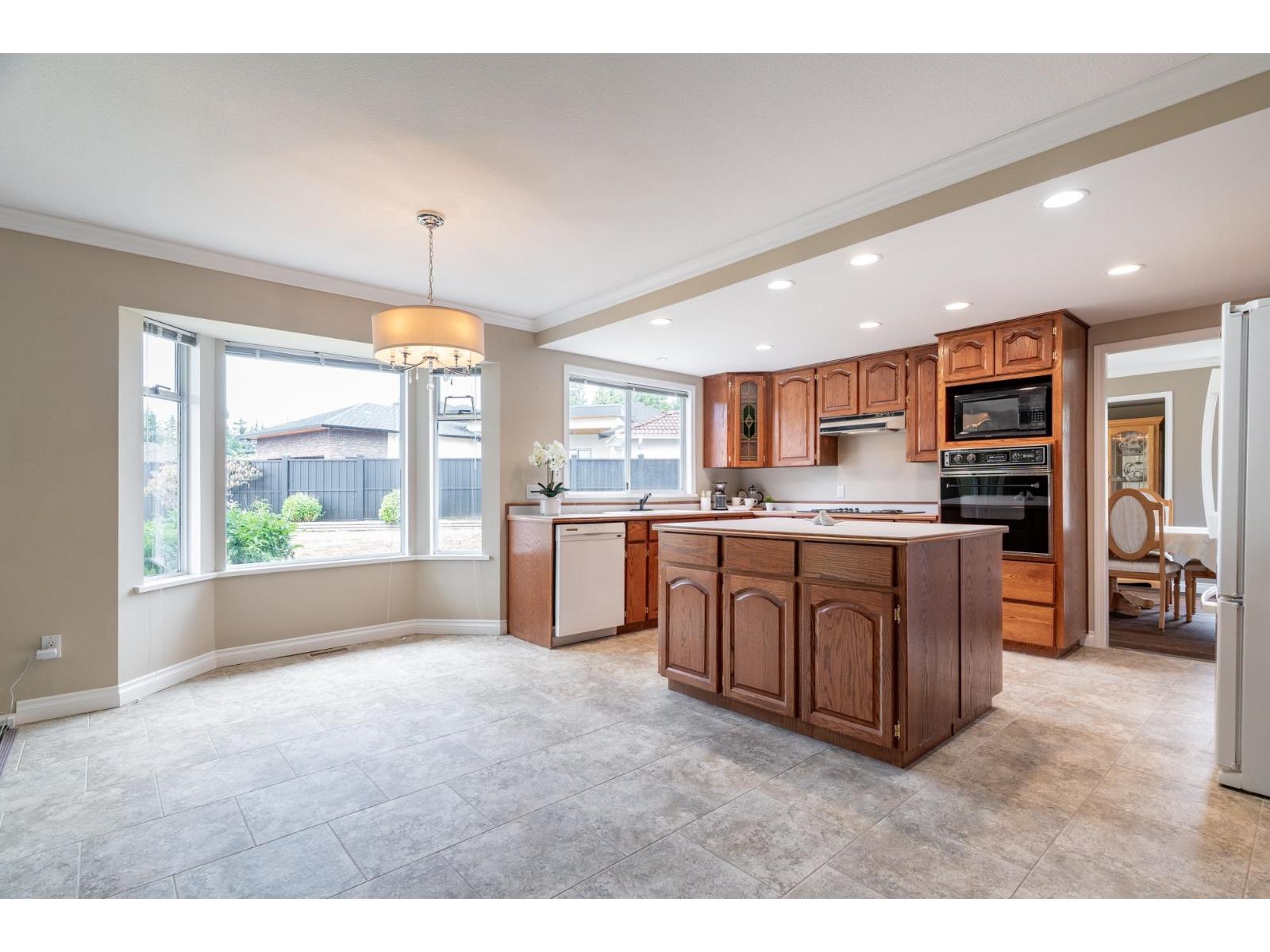 8841 158 Street, Surrey, British Columbia  V4N 2Y7 - Photo 2 - R3033317