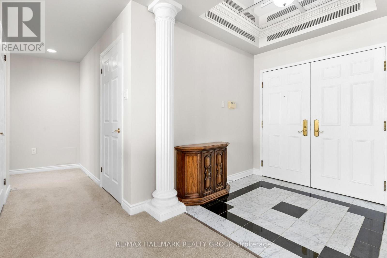 2403 - 1480 Riverside Drive, Ottawa, Ontario  K1G 5H2 - Photo 3 - X12325650