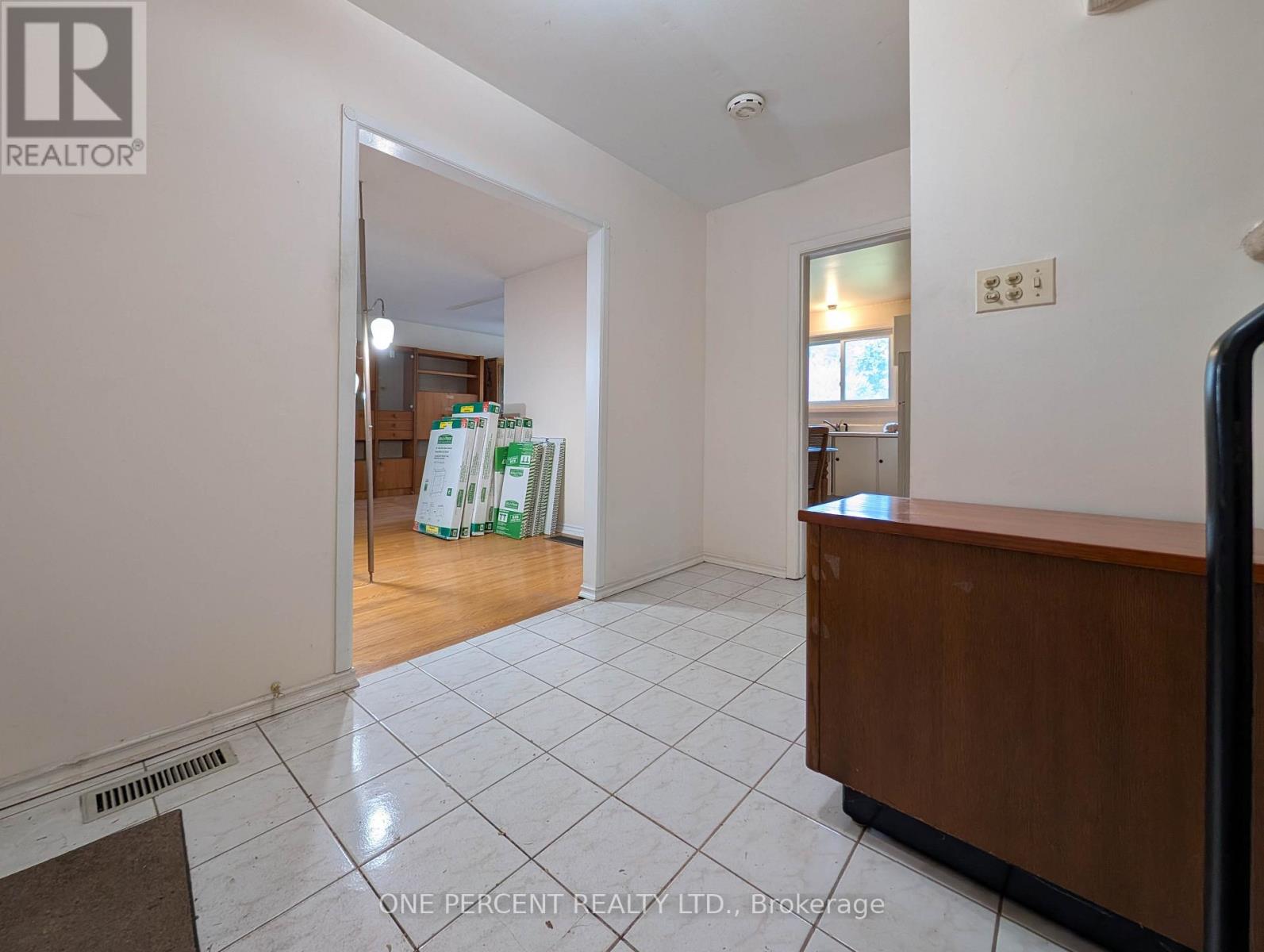 Property at 22 GLENEAGLE CRESCENT image 4