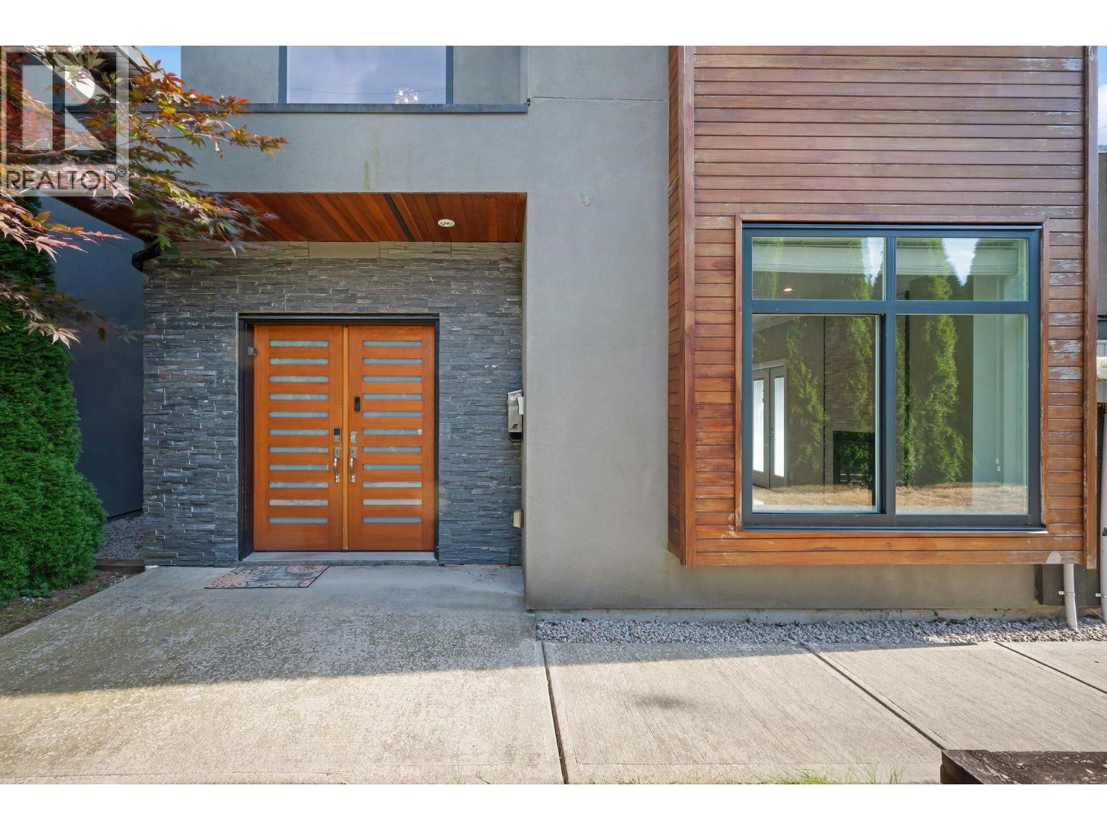 Property at 6696 AUBREY STREET image 3