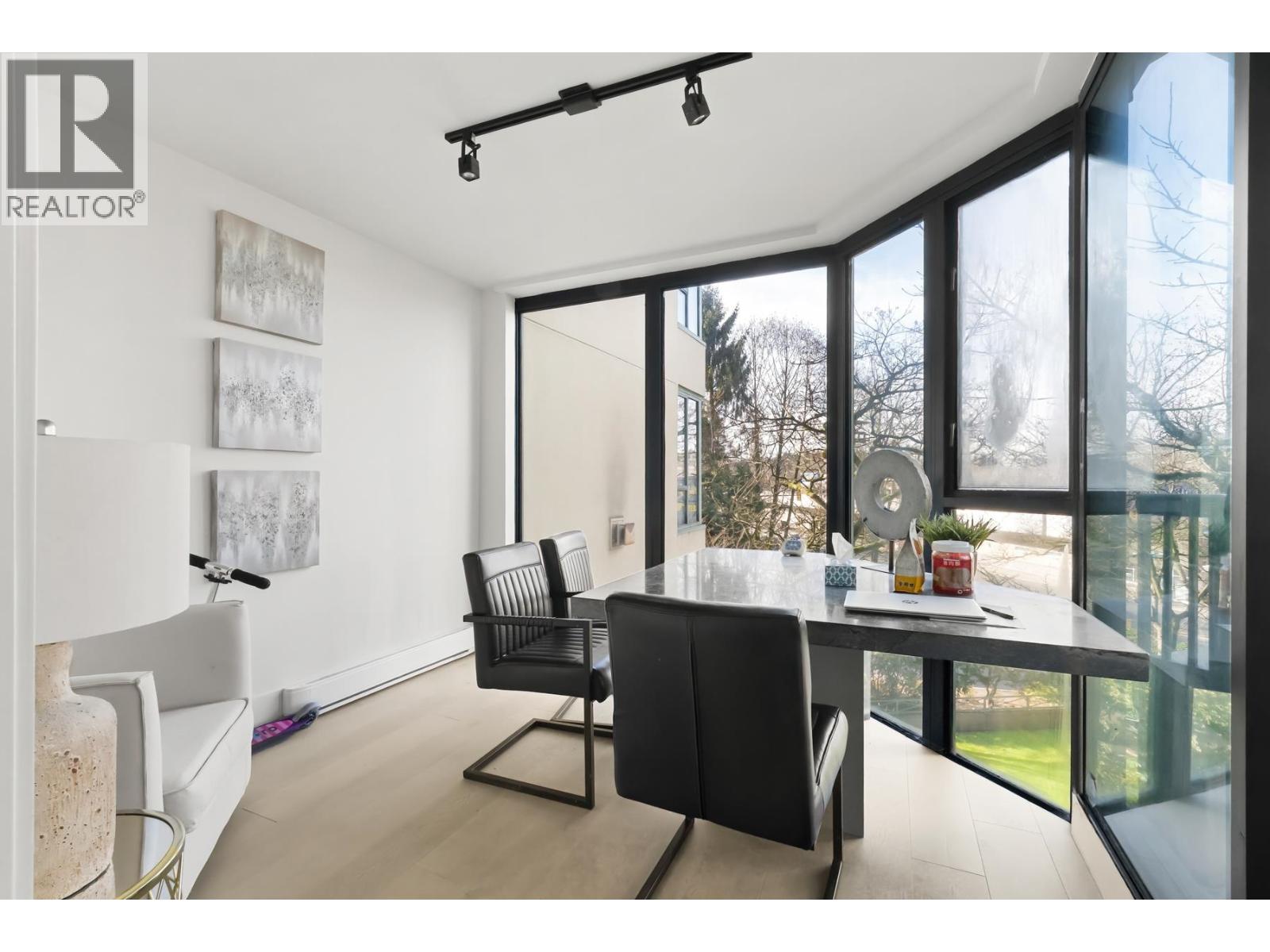 3d 328 Taylor Way, West Vancouver, British Columbia  V7T 2Y4 - Photo 3 - R3033538