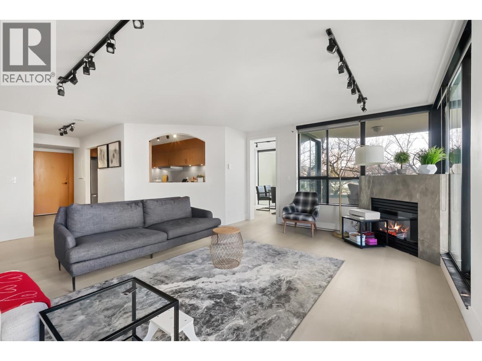 3d 328 Taylor Way, West Vancouver, British Columbia  V7T 2Y4 - Photo 5 - R3033538