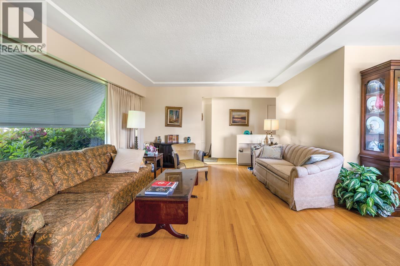 4971 Buxton Street, Burnaby, British Columbia  V5H 1J4 - Photo 14 - R3033527