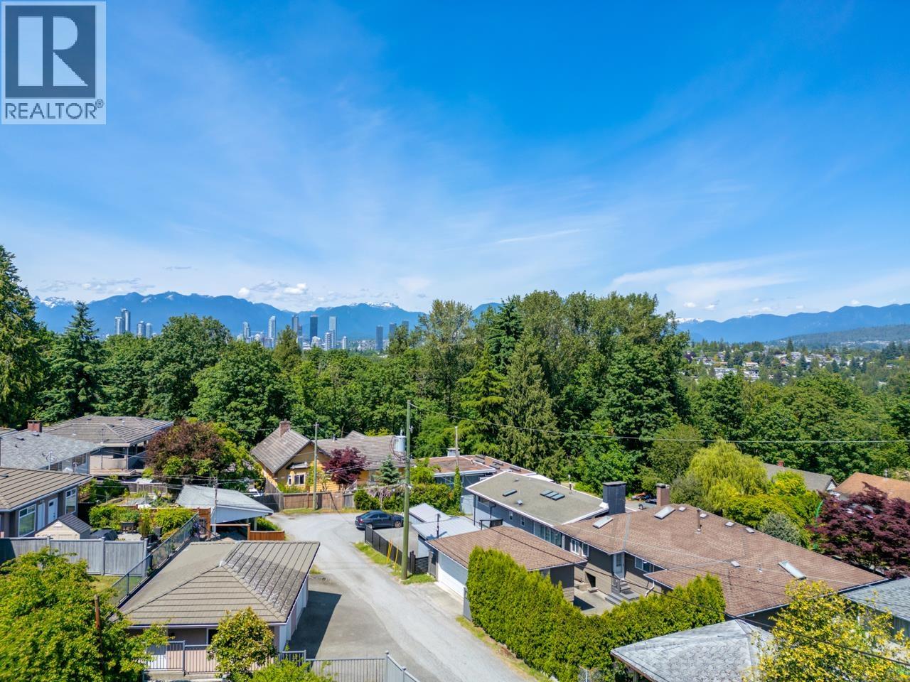 4971 Buxton Street, Burnaby, British Columbia  V5H 1J4 - Photo 6 - R3033527