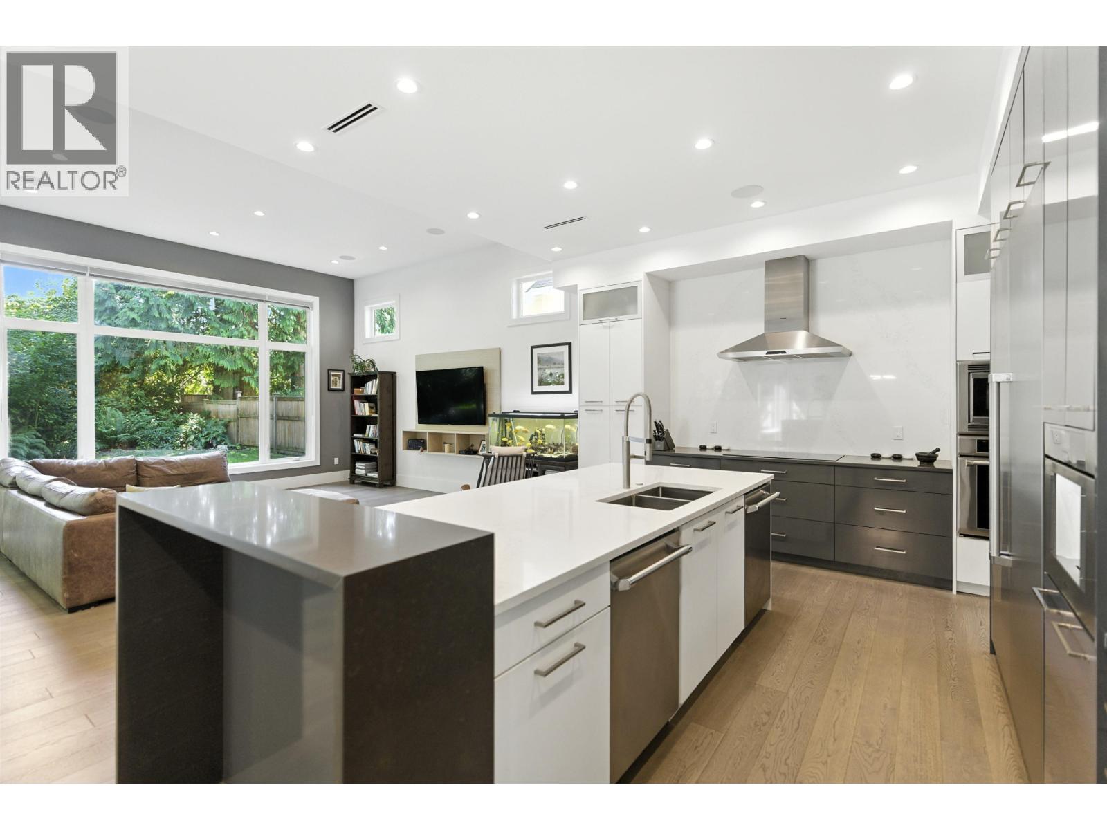 1891 Burrill Avenue, North Vancouver, British Columbia  V7K 1M3 - Photo 12 - R3033568