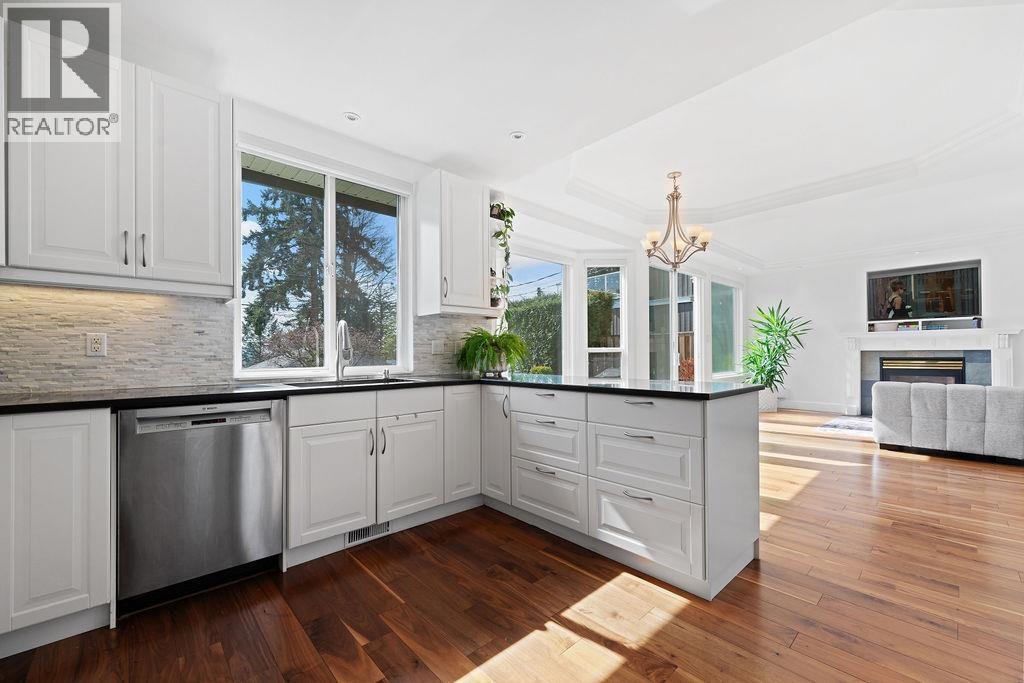 Property at 1075 ADDERLEY STREET image 5