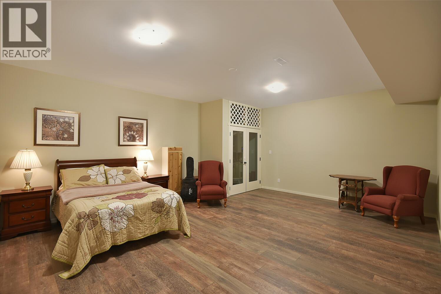 659-661 Gibsons Way, Gibsons, British Columbia  V0N 1V9 - Photo 20 - R3033655