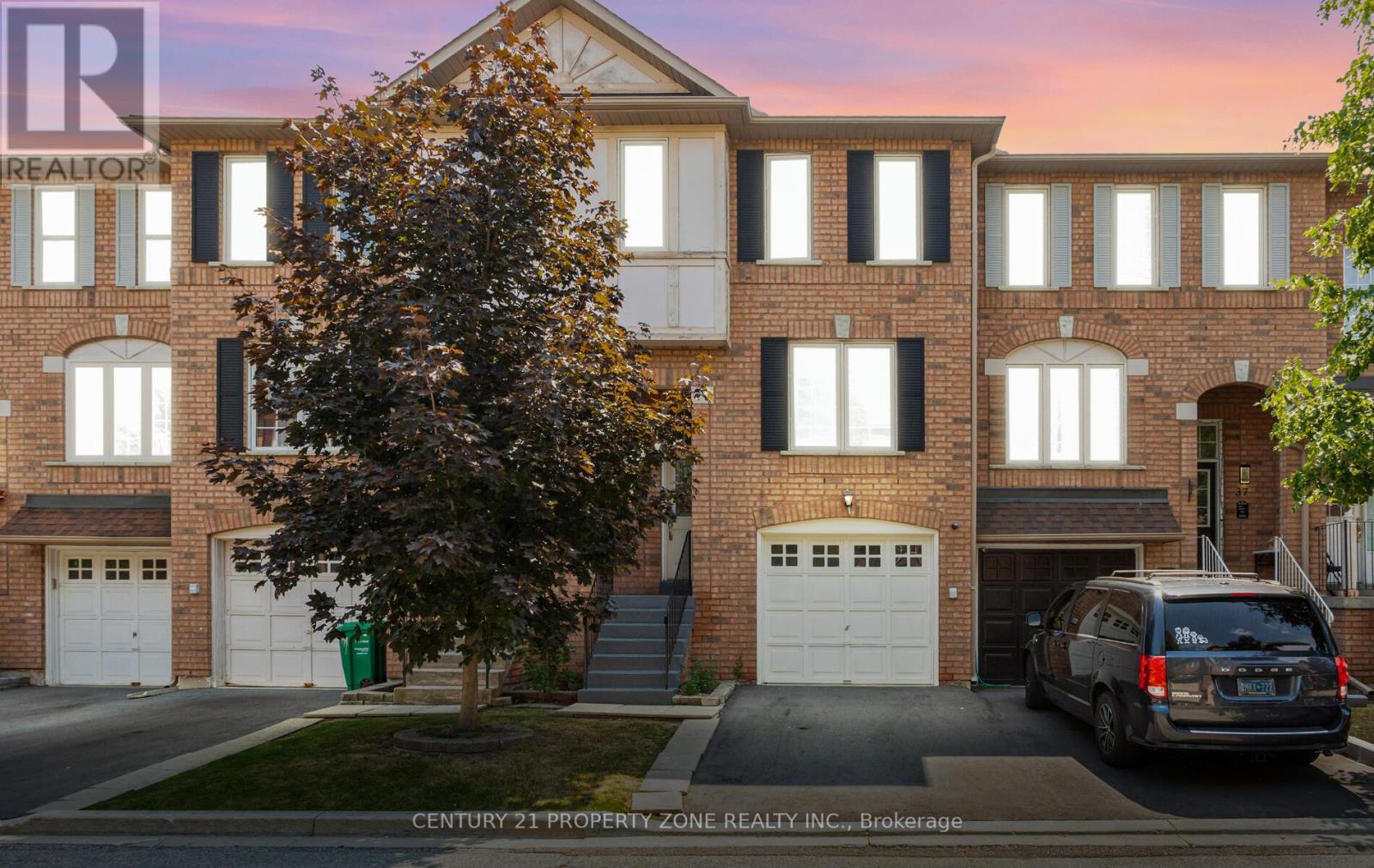 39 - 2 Clay Brick Court, Brampton (Brampton North), Ontario  L6V 4M7 - Photo 3 - W12325552