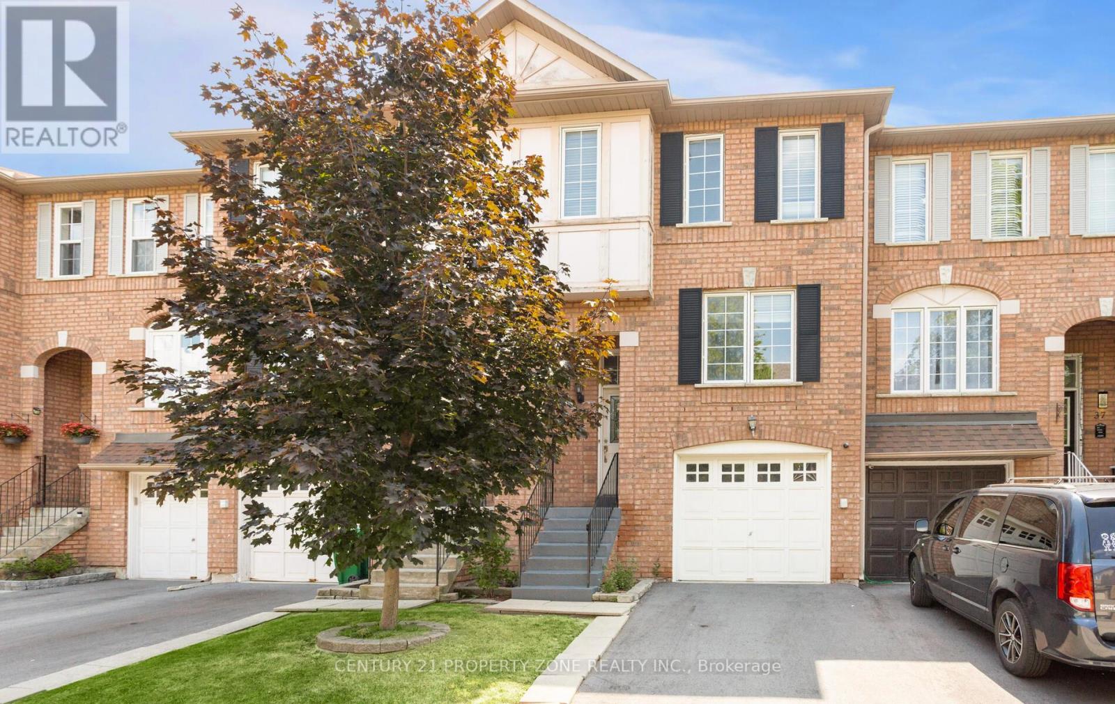 39 - 2 Clay Brick Court, Brampton (Brampton North), Ontario  L6V 4M7 - Photo 5 - W12325552