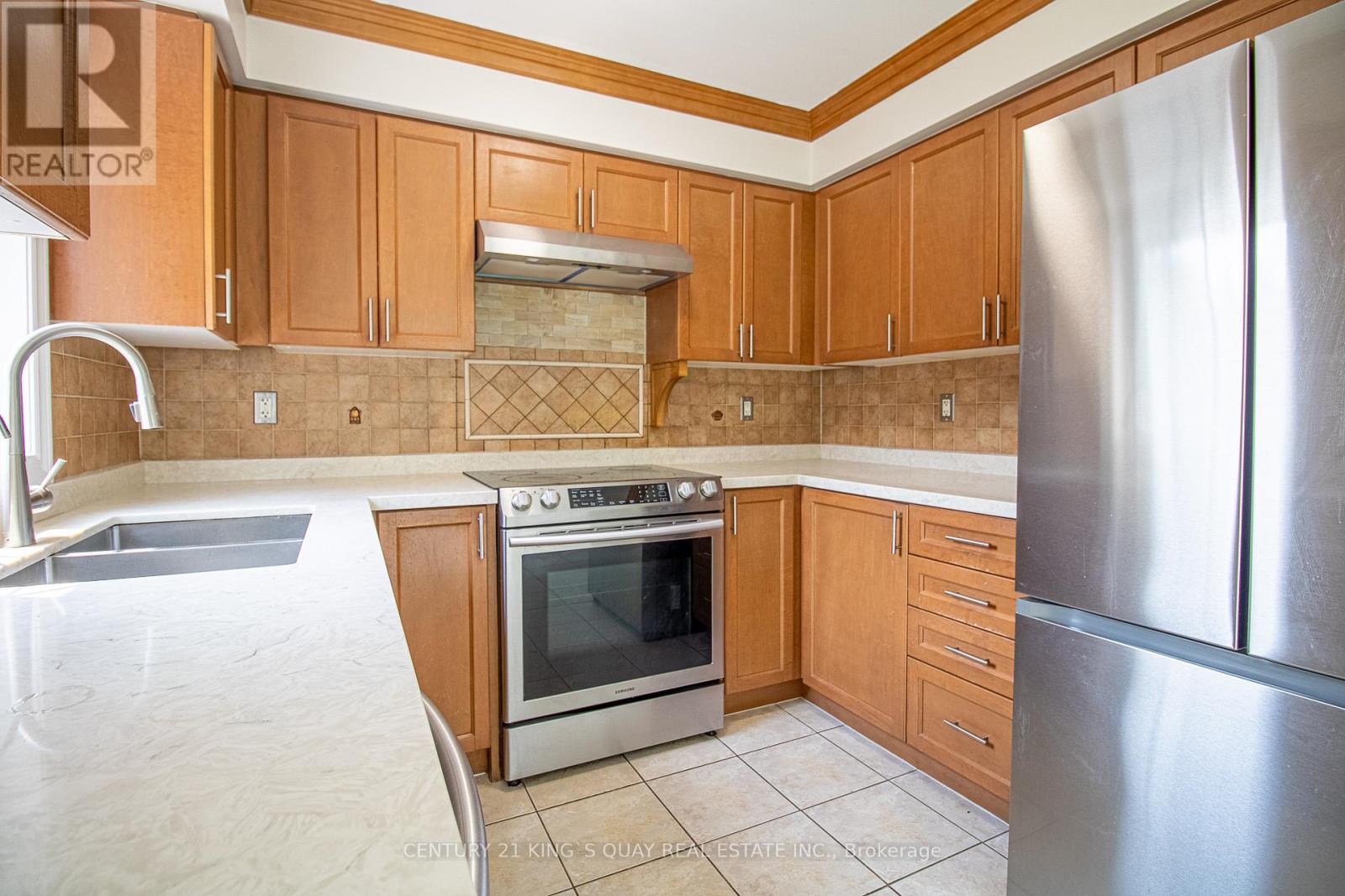 1100 Houston Drive, Milton (Cl Clarke), Ontario  L9T 6E8 - Photo 21 - W12325564