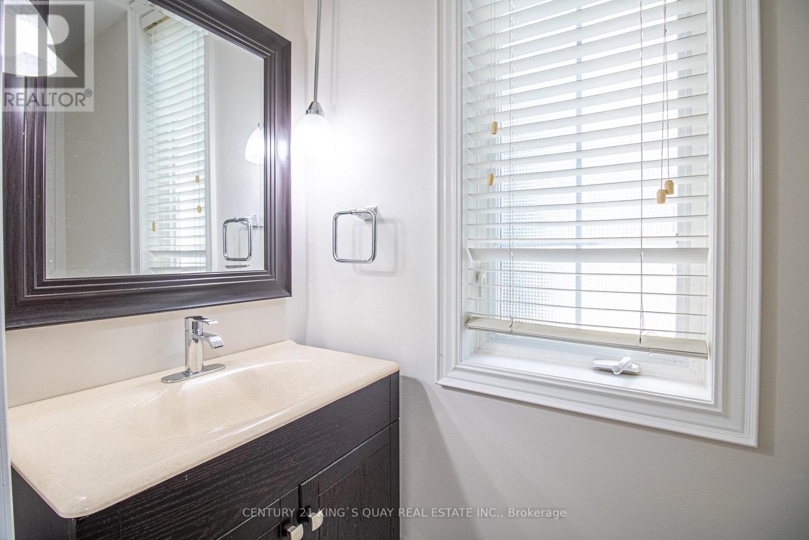 1100 Houston Drive, Milton (Cl Clarke), Ontario  L9T 6E8 - Photo 38 - W12325564