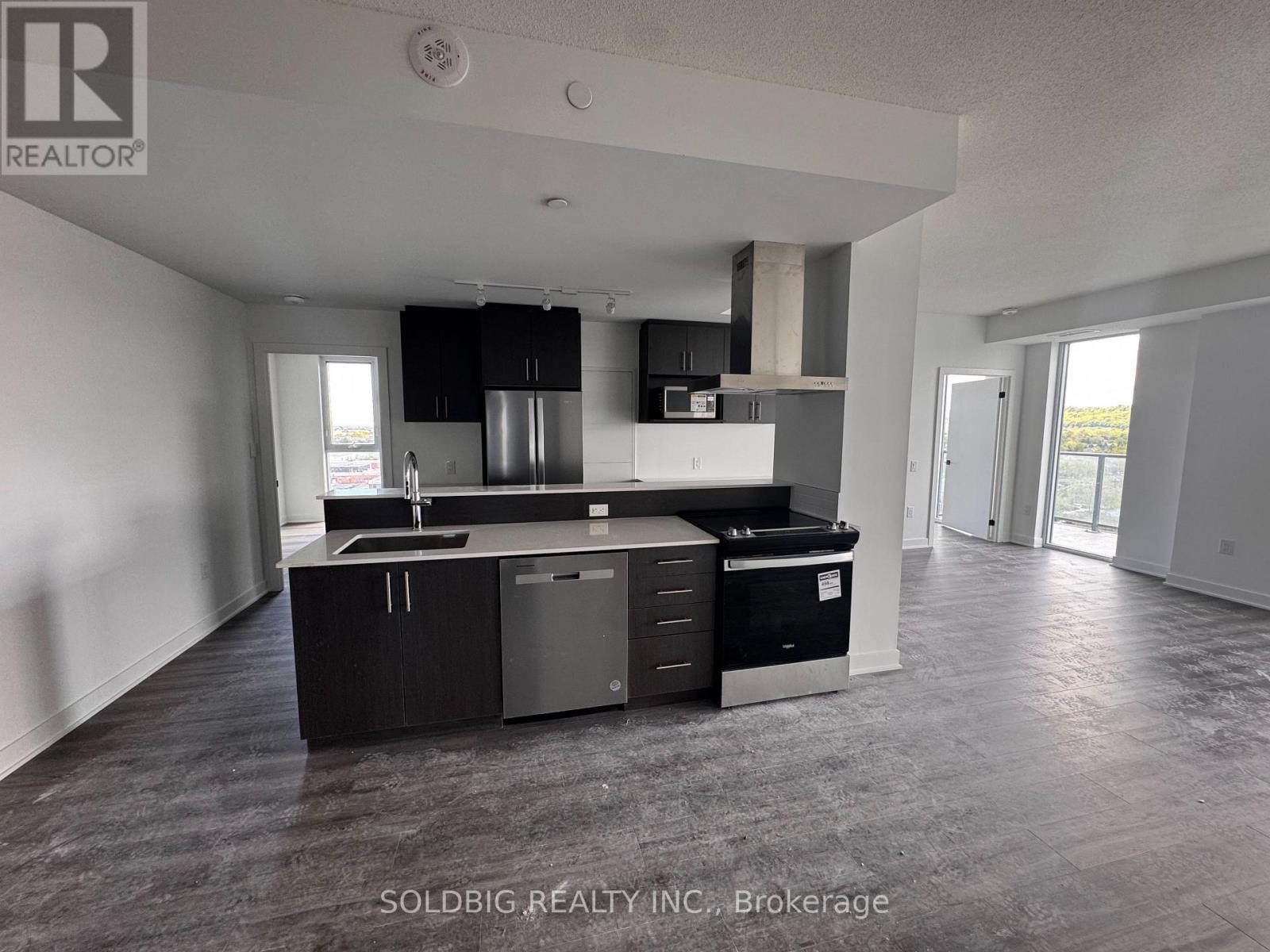 917 - 2782 Barton Street E, Hamilton, Ontario  L8E 0L3 - Photo 1 - X12325581