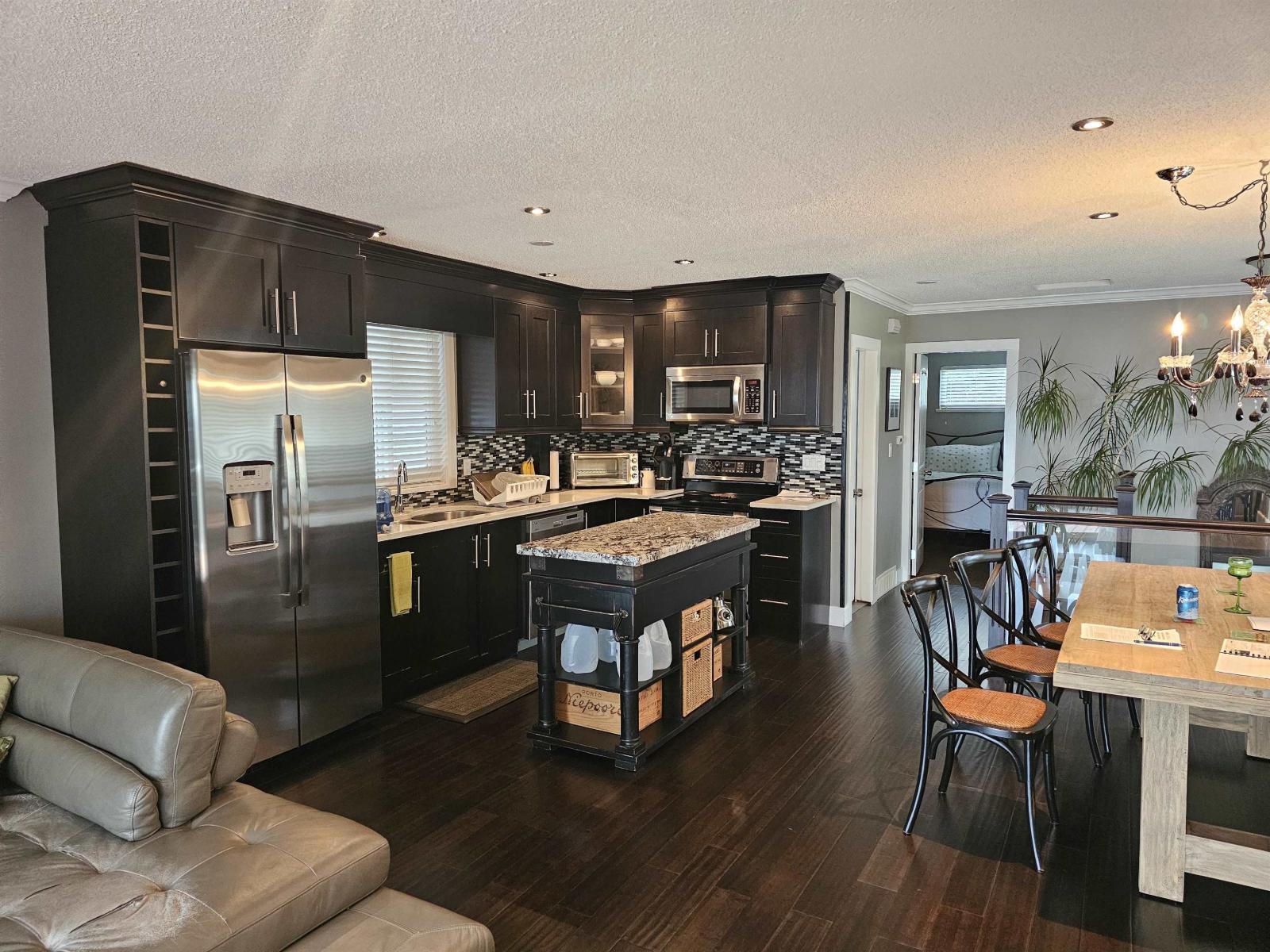 Property at 1349 OXFORD STREET image 5
