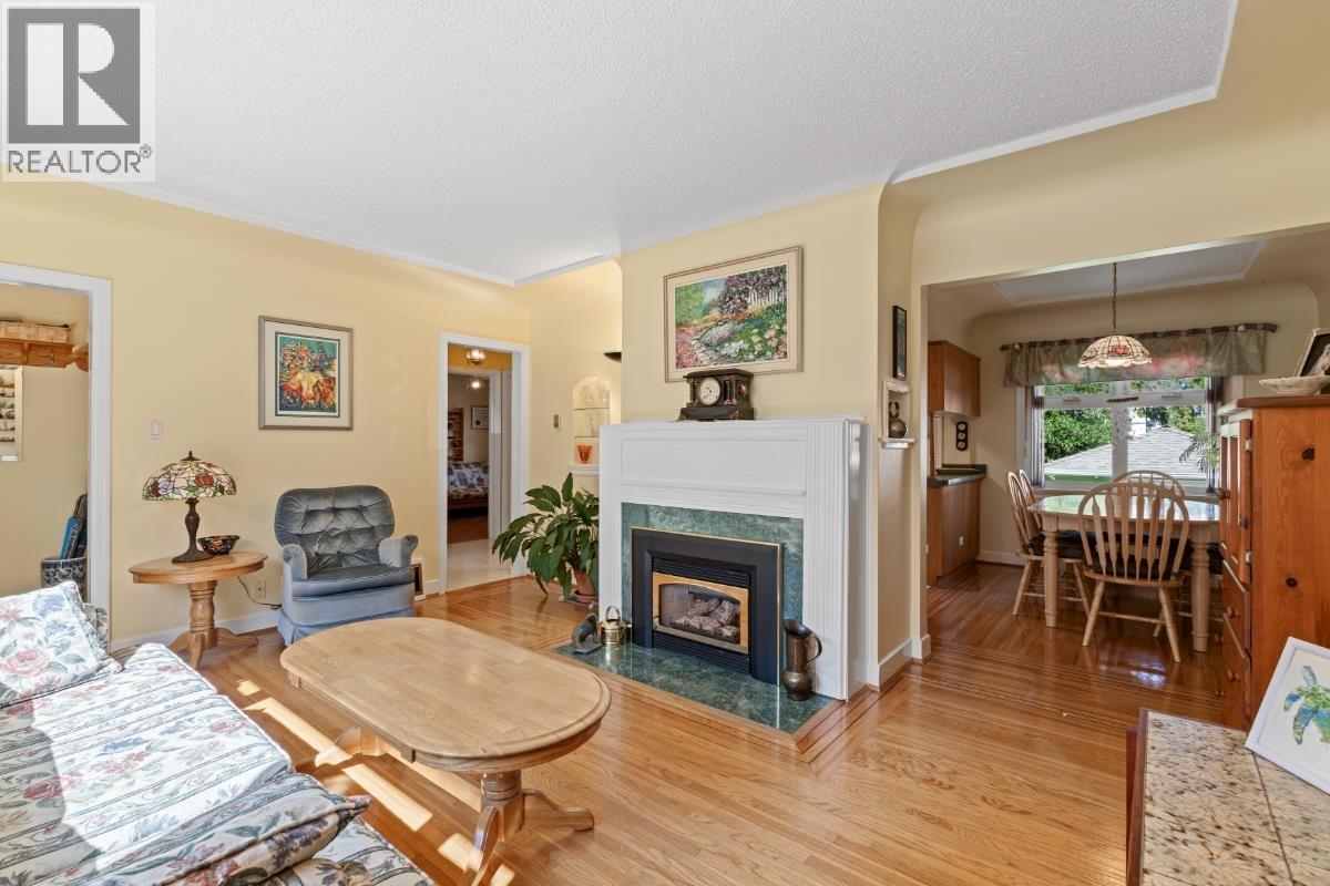 Property at 1415 LONDON STREET image 2