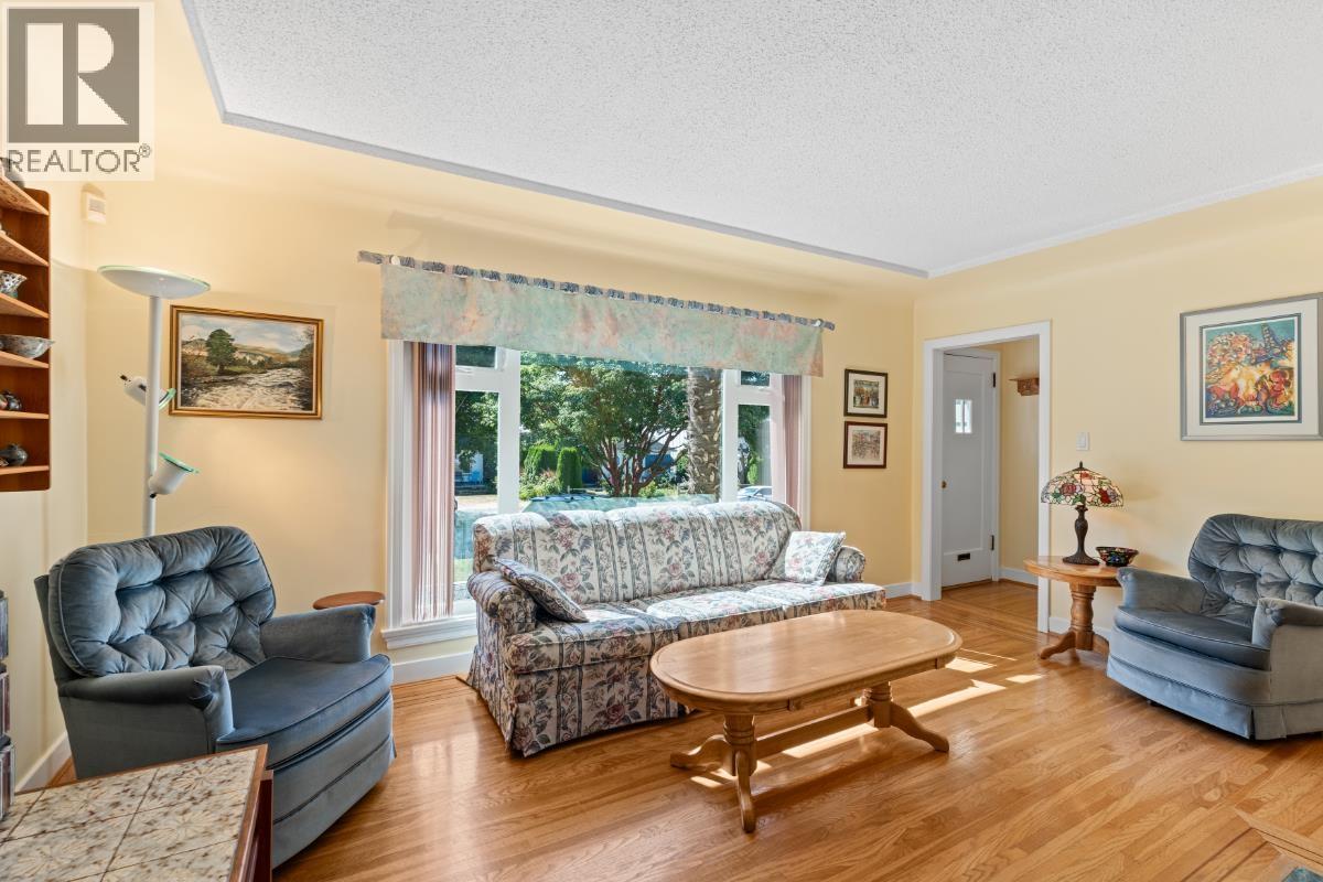 Property at 1415 LONDON STREET image 3