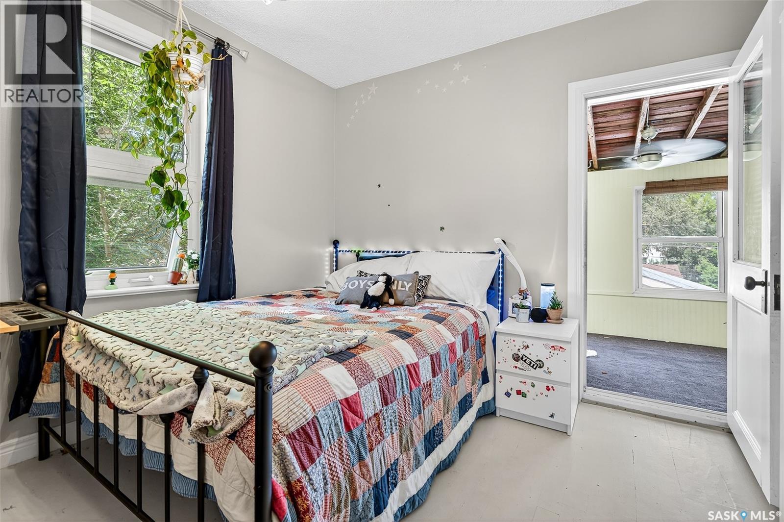 Property at 438 Ominica STREET W image 3