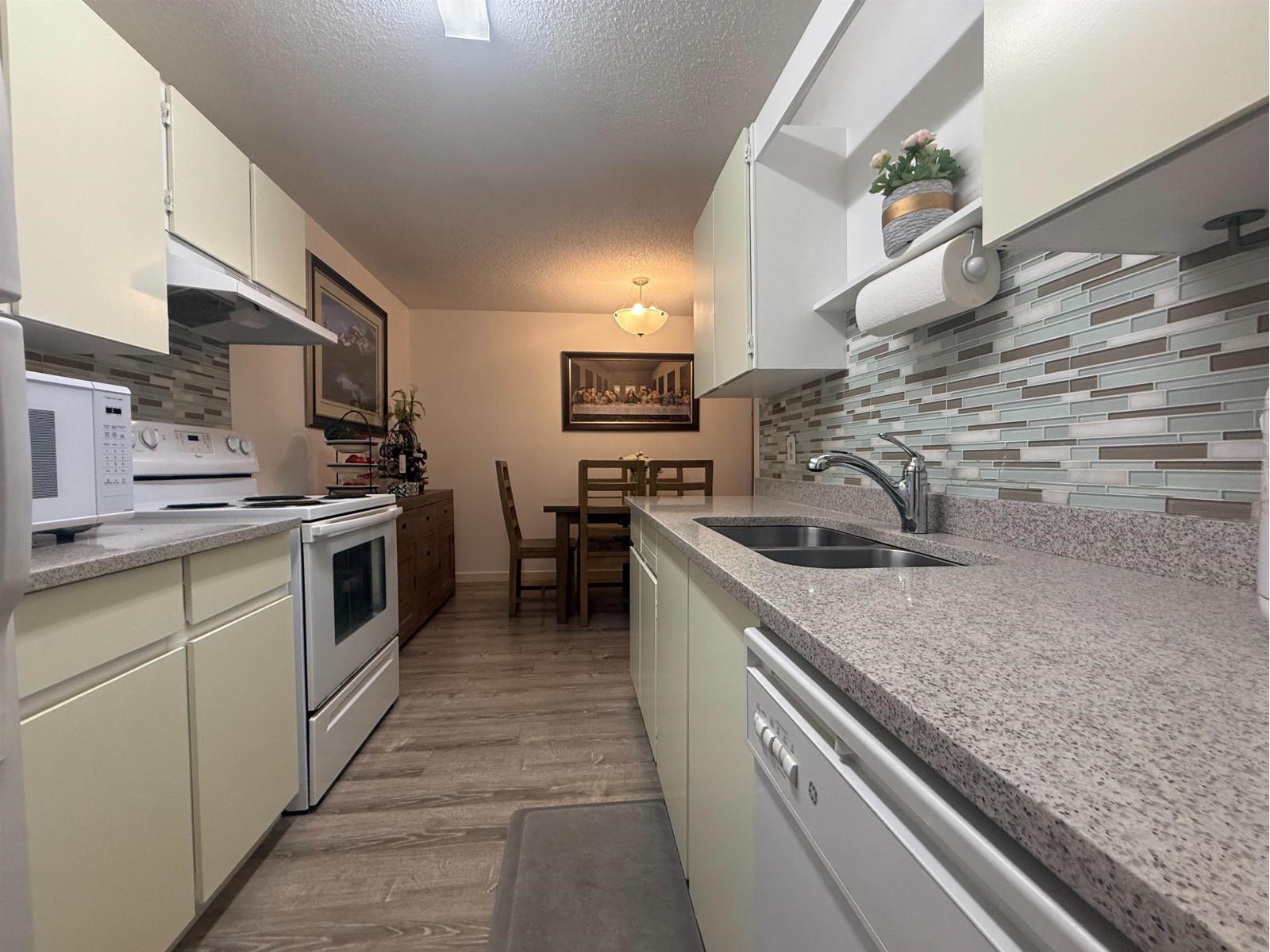 111 13507 96 Avenue, Surrey, British Columbia  V3V 7P3 - Photo 10 - R3033300