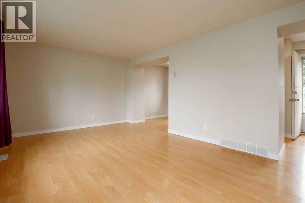 B3, 35 Nash Street, Red Deer, Alberta  T4P 1X9 - Photo 3 - A2244465