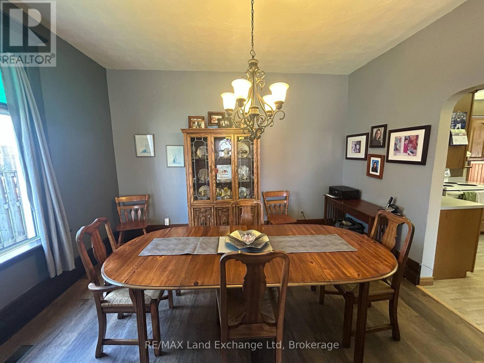327 Frances Street, North Huron, Ontario  N0G 2W0 - Photo 12 - X12325765