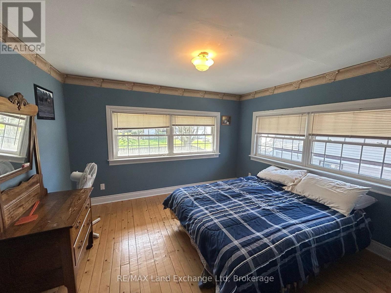 327 Frances Street, North Huron, Ontario  N0G 2W0 - Photo 23 - X12325765