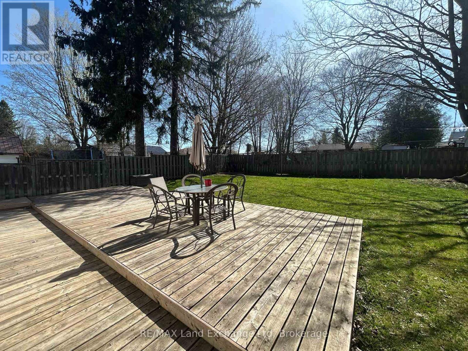 327 Frances Street, North Huron, Ontario  N0G 2W0 - Photo 29 - X12325765