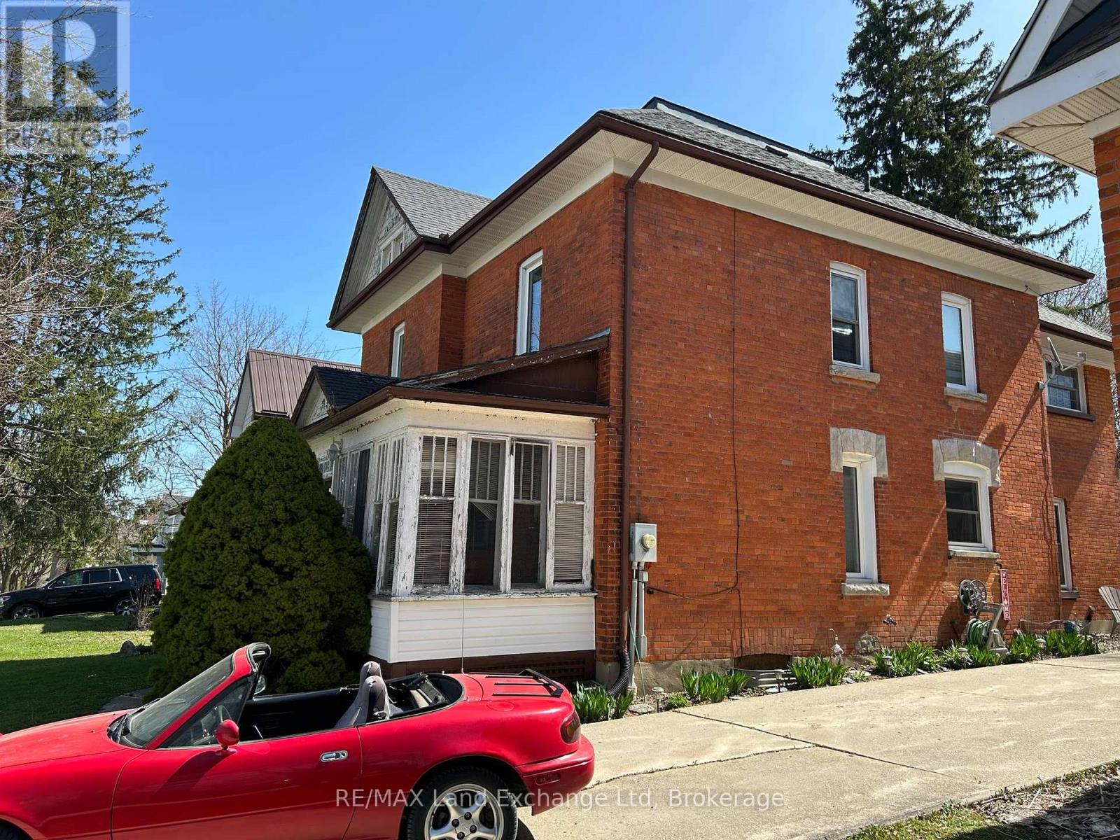 327 Frances Street, North Huron, Ontario  N0G 2W0 - Photo 3 - X12325765