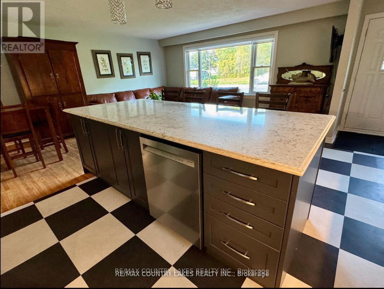 59 Third Street, Brock, Ontario  L0K 1A0 - Photo 10 - N12325633