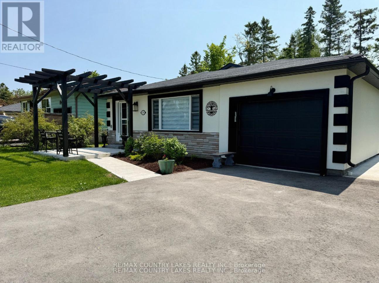 59 Third Street, Brock, Ontario  L0K 1A0 - Photo 2 - N12325633