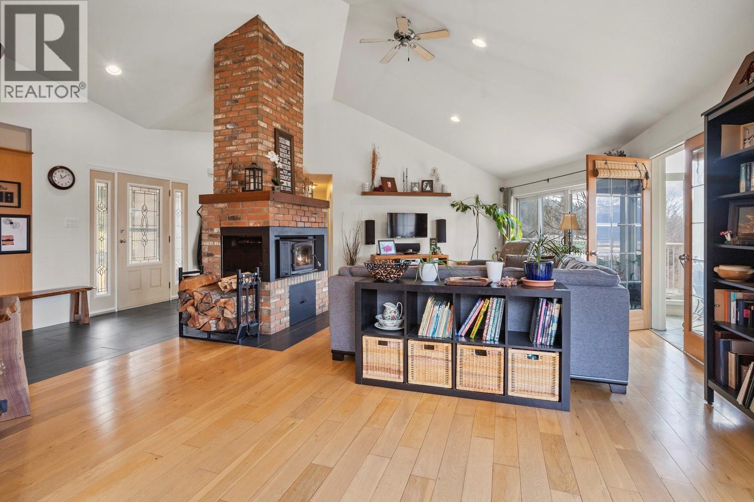 5253 Elsie Holmes Road, Wynndel, British Columbia  V0B 2N1 - Photo 17 - 10339791