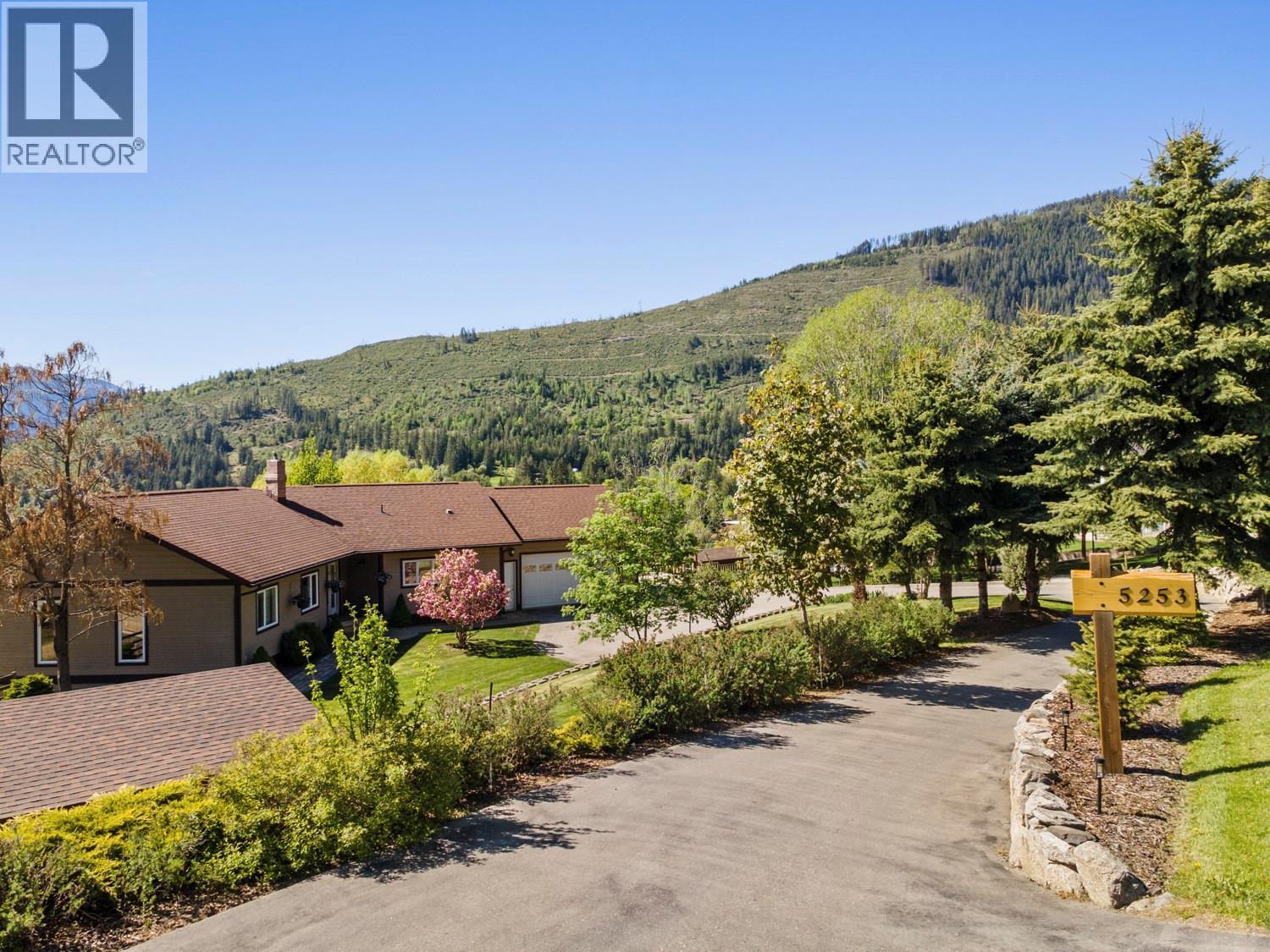 5253 Elsie Holmes Road, Wynndel, British Columbia  V0B 2N1 - Photo 2 - 10339791