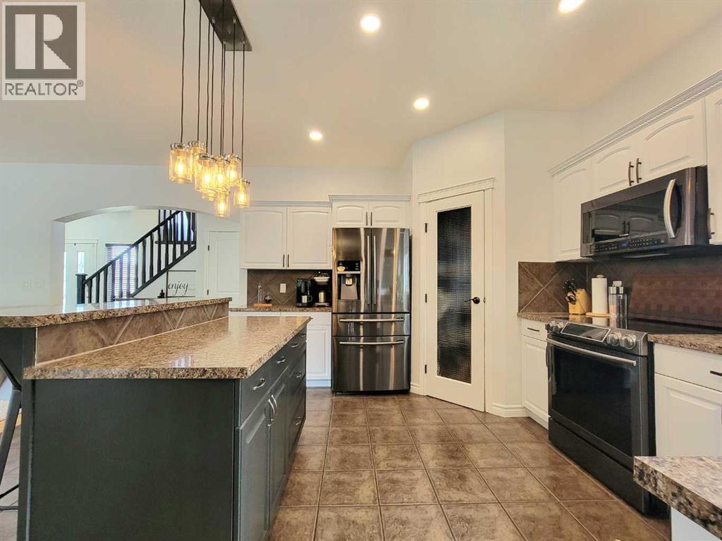 Property at 6646 112 Street image 3
