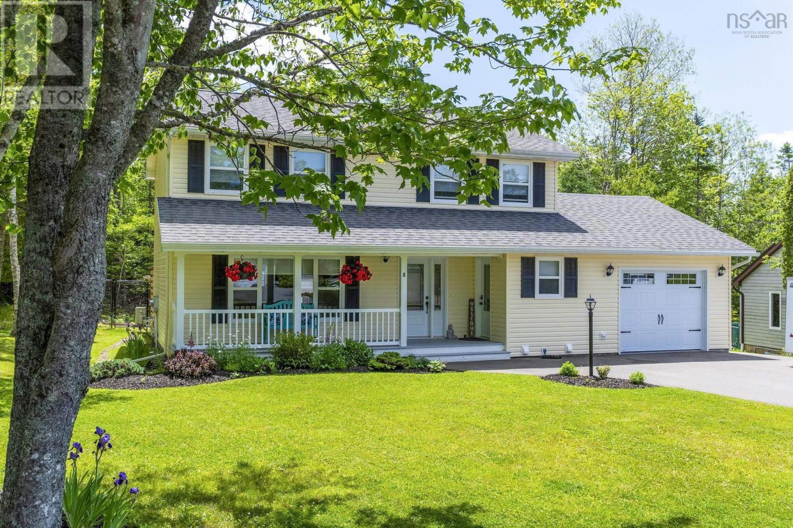 Property at 8 Heritage Place image 3