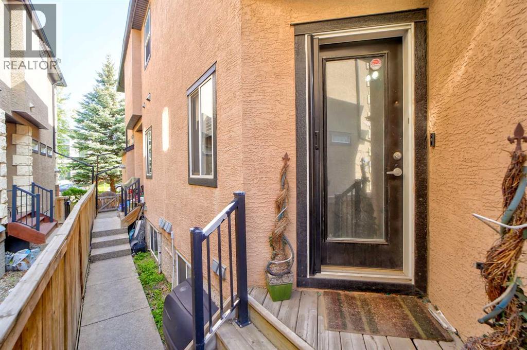 Property at #2, 221 17 Avenue NE image 3