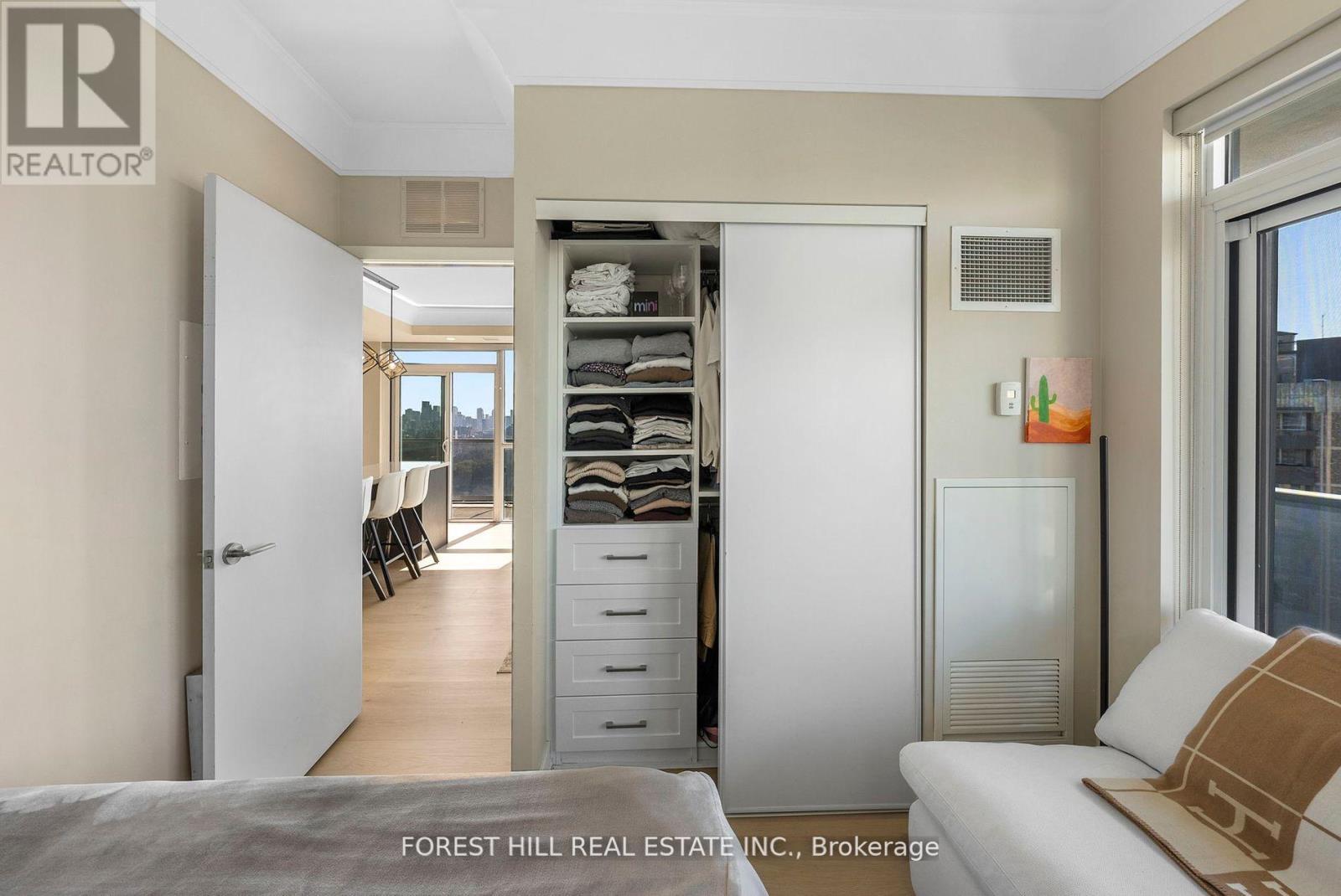 1907 - 501 St Clair Avenue W, Toronto, Ontario M5P 0A2 - Photo 17 - C12325828