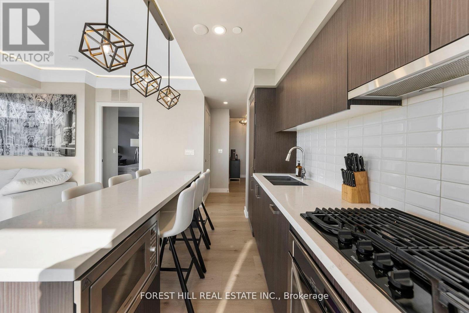 1907 - 501 St Clair Avenue W, Toronto, Ontario M5P 0A2 - Photo 3 - C12325828