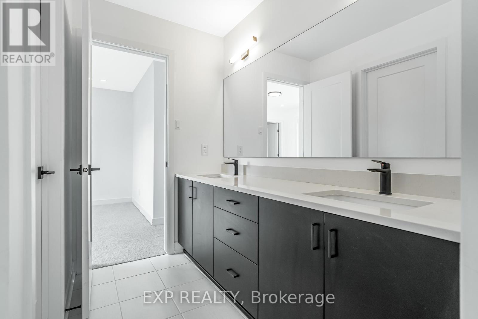 489 Duvernay Drive, Ottawa, Ontario  K1E 2N7 - Photo 37 - X12325858