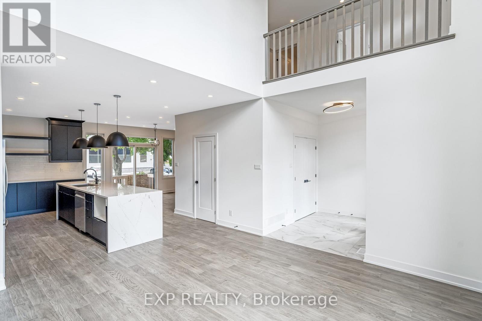 489 Duvernay Drive, Ottawa, Ontario  K1E 2N7 - Photo 4 - X12325858