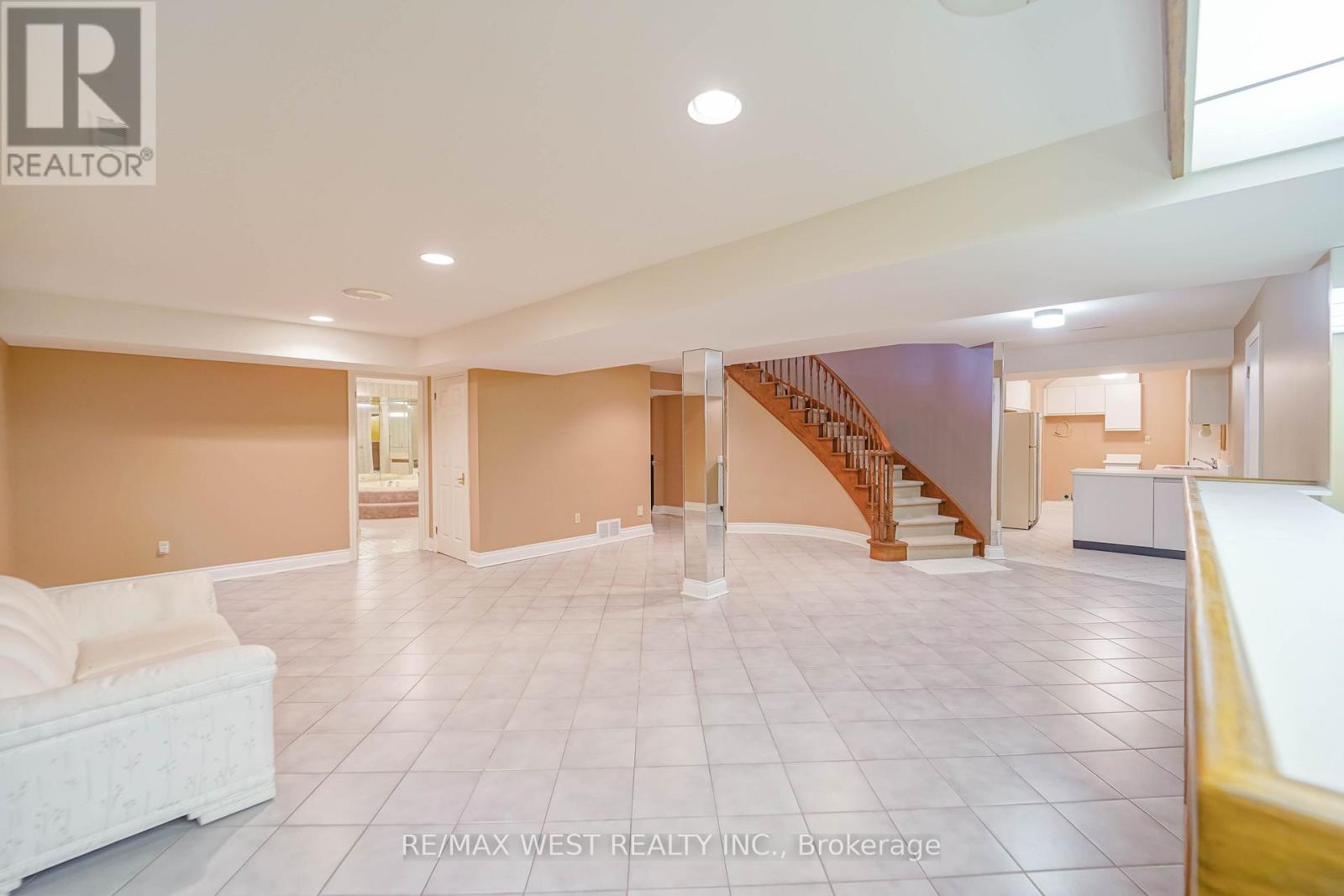 28 Bridgend Court S, Vaughan, Ontario  L4L 3L3 - Photo 24 - N12325722