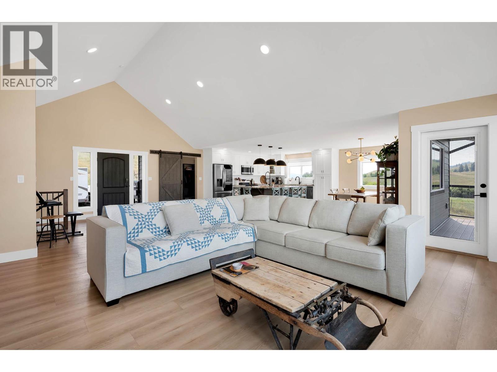 3797 PRINCETON KAMLOOPS Highway Kamloops Photo 12