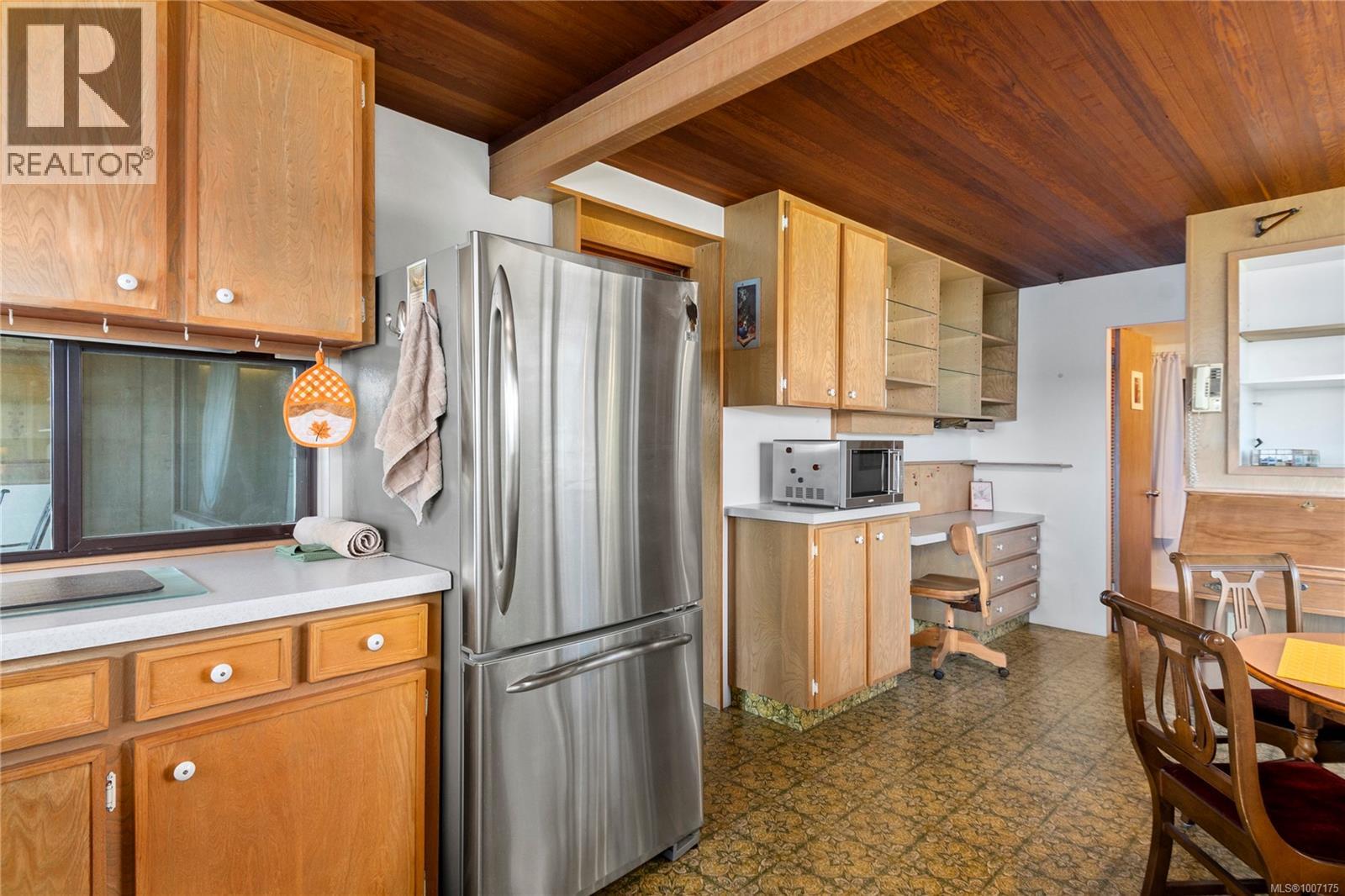 561 & 565 Island Hwy, Campbell River, British Columbia  V9W 2B9 - Photo 6 - 1007175