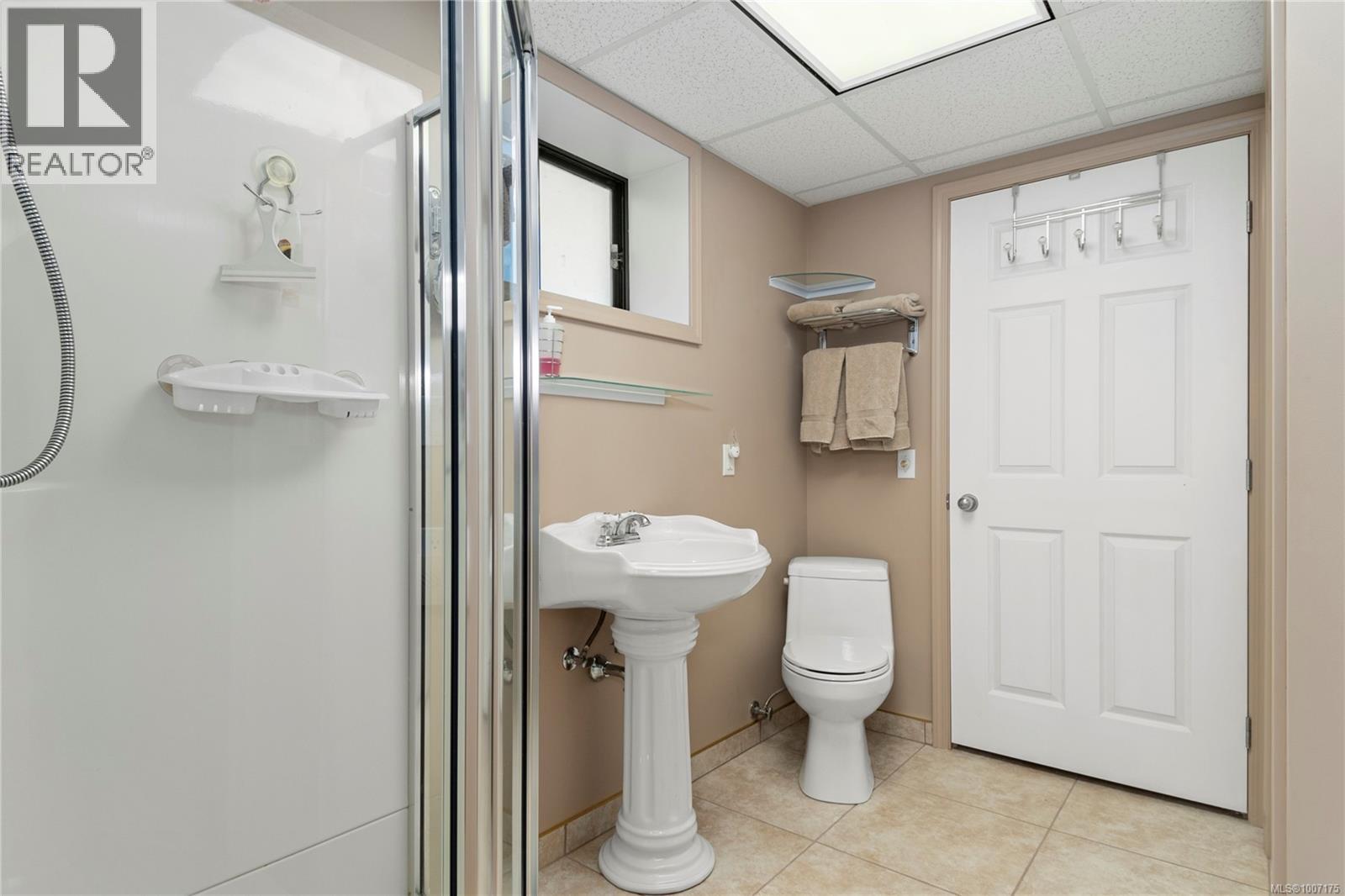 561 & 565 Island Hwy, Campbell River, British Columbia  V9W 2B9 - Photo 32 - 1007175