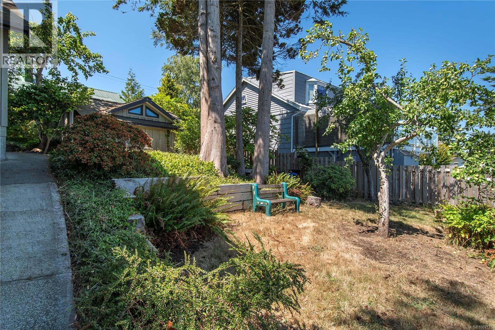561 & 565 Island Hwy, Campbell River, British Columbia  V9W 2B9 - Photo 37 - 1007175