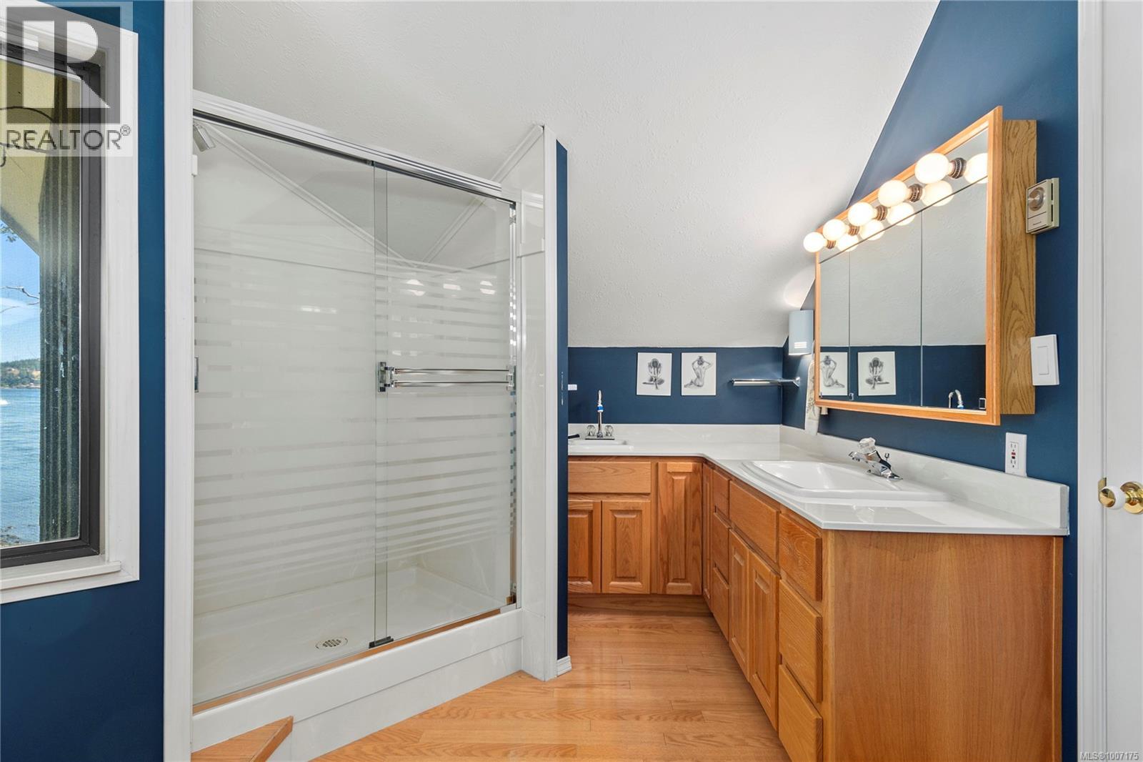 561 & 565 Island Hwy, Campbell River, British Columbia  V9W 2B9 - Photo 25 - 1007175