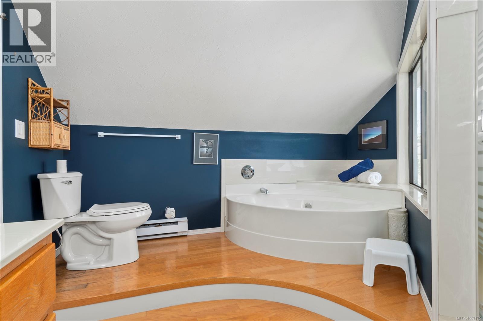 561 & 565 Island Hwy, Campbell River, British Columbia  V9W 2B9 - Photo 26 - 1007175