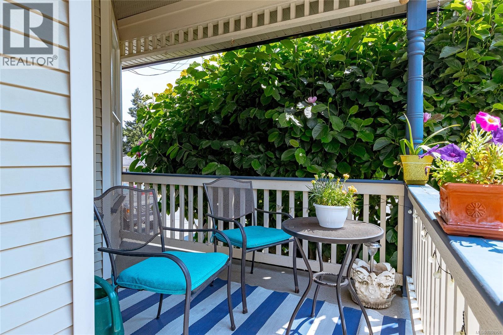Property at 2900 Hipwood Lane image 3