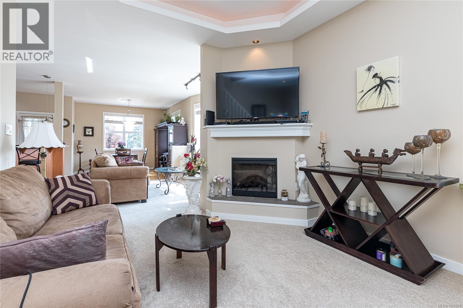 Property at 2900 Hipwood Lane image 4