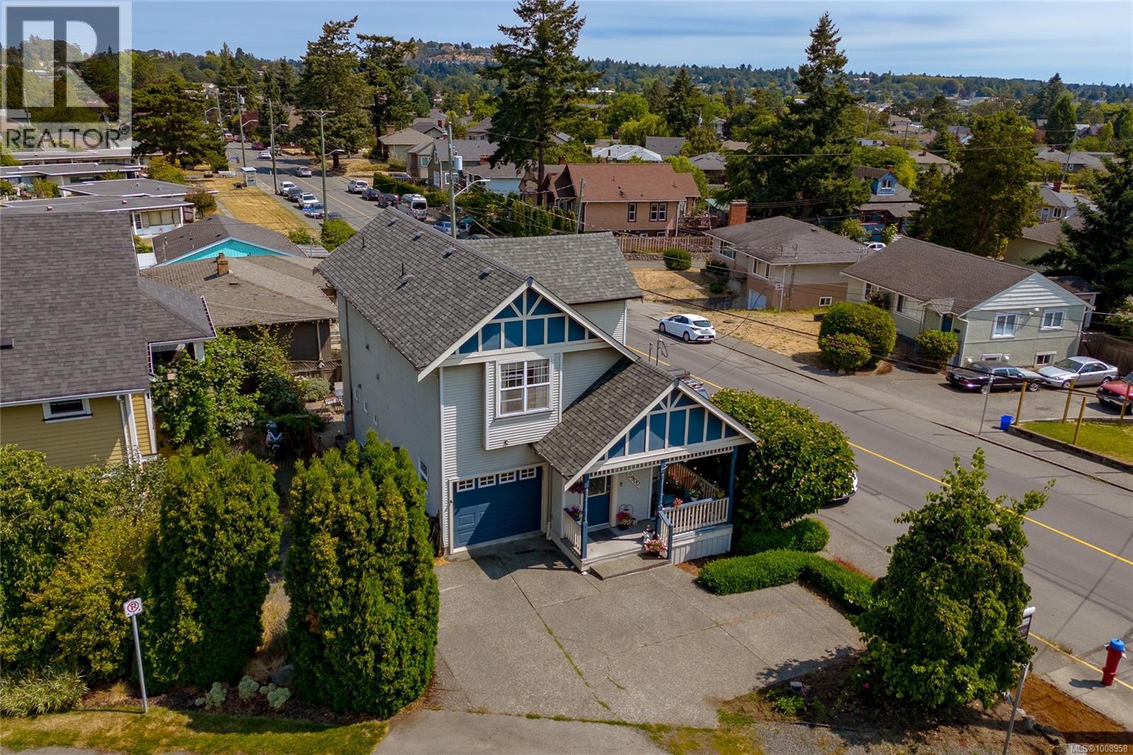 Property at 2900 Hipwood Lane image 2