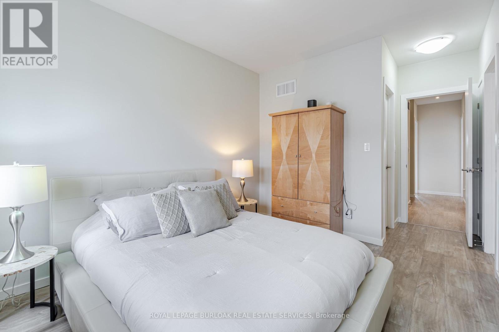 467 Nautical Boulevard, Oakville, Ontario  L6L 0E8 - Photo 13 - W12325591