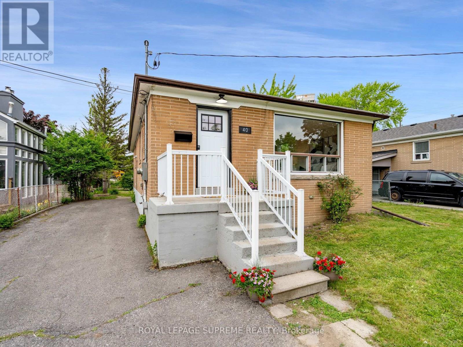 Property at 40 CARTWRIGHT AVENUE image 1